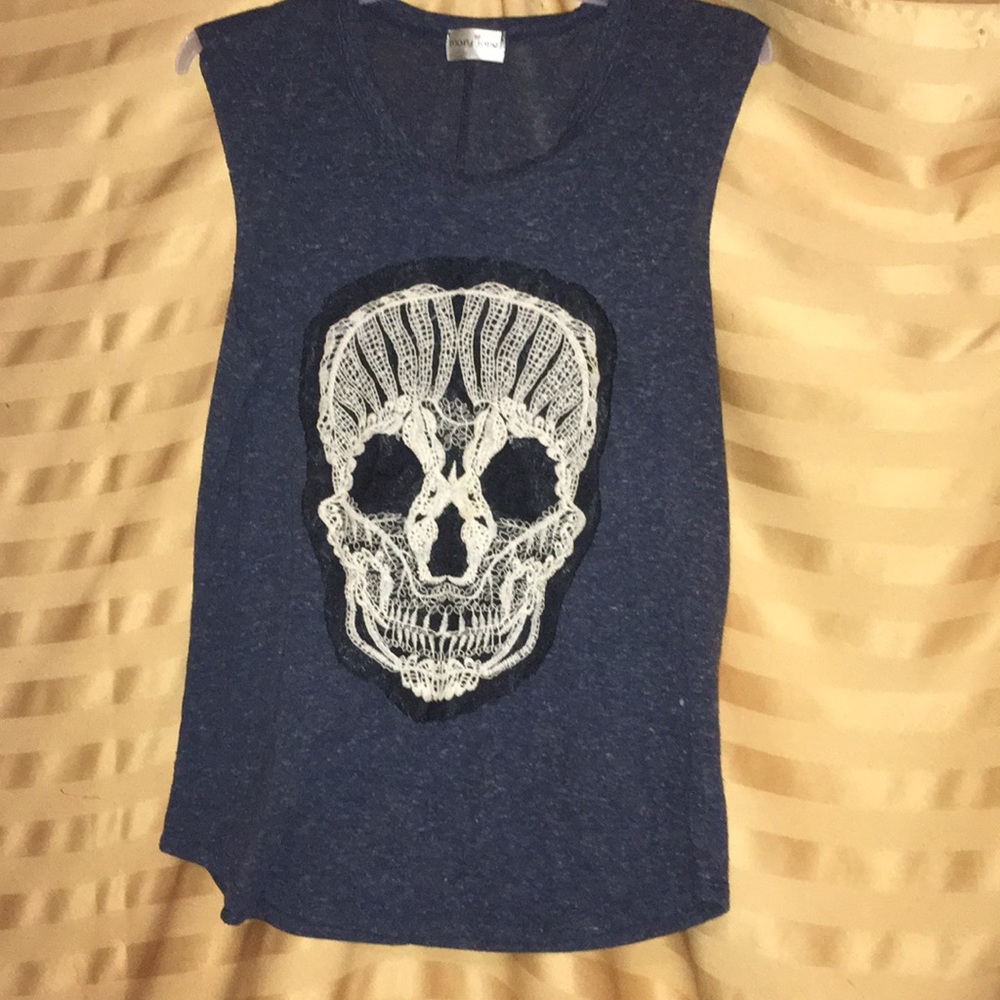 Sleeveless skull T-shirt